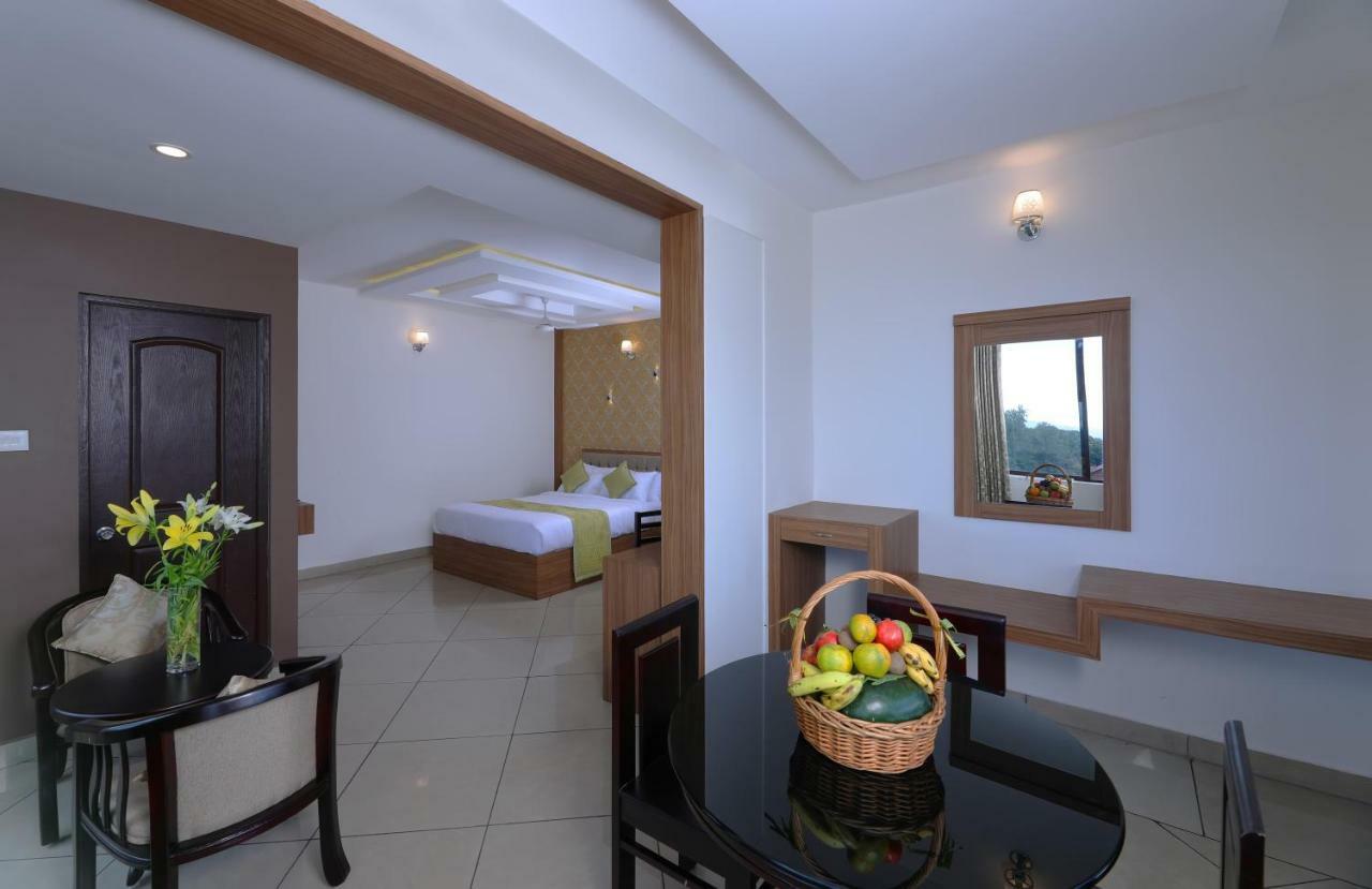Hotel Tea Castle Munnar Esterno foto
